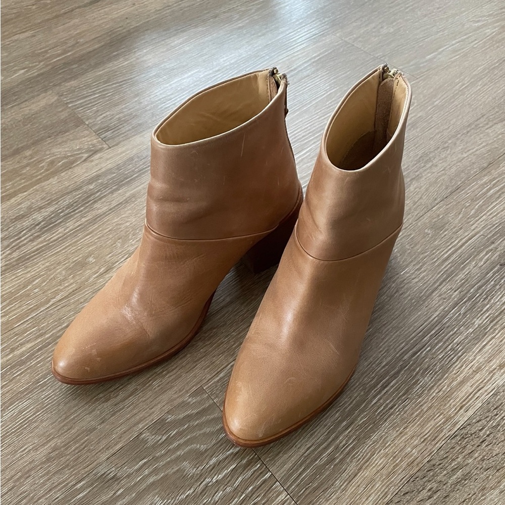 Nicole leather Dari booties in Almond color